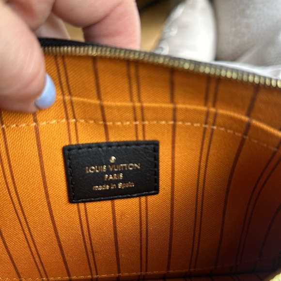 Authentic Louis Vuitton Neverfull Black Wild Jungle Limited edition  Pouchette - Picture 3 of 5